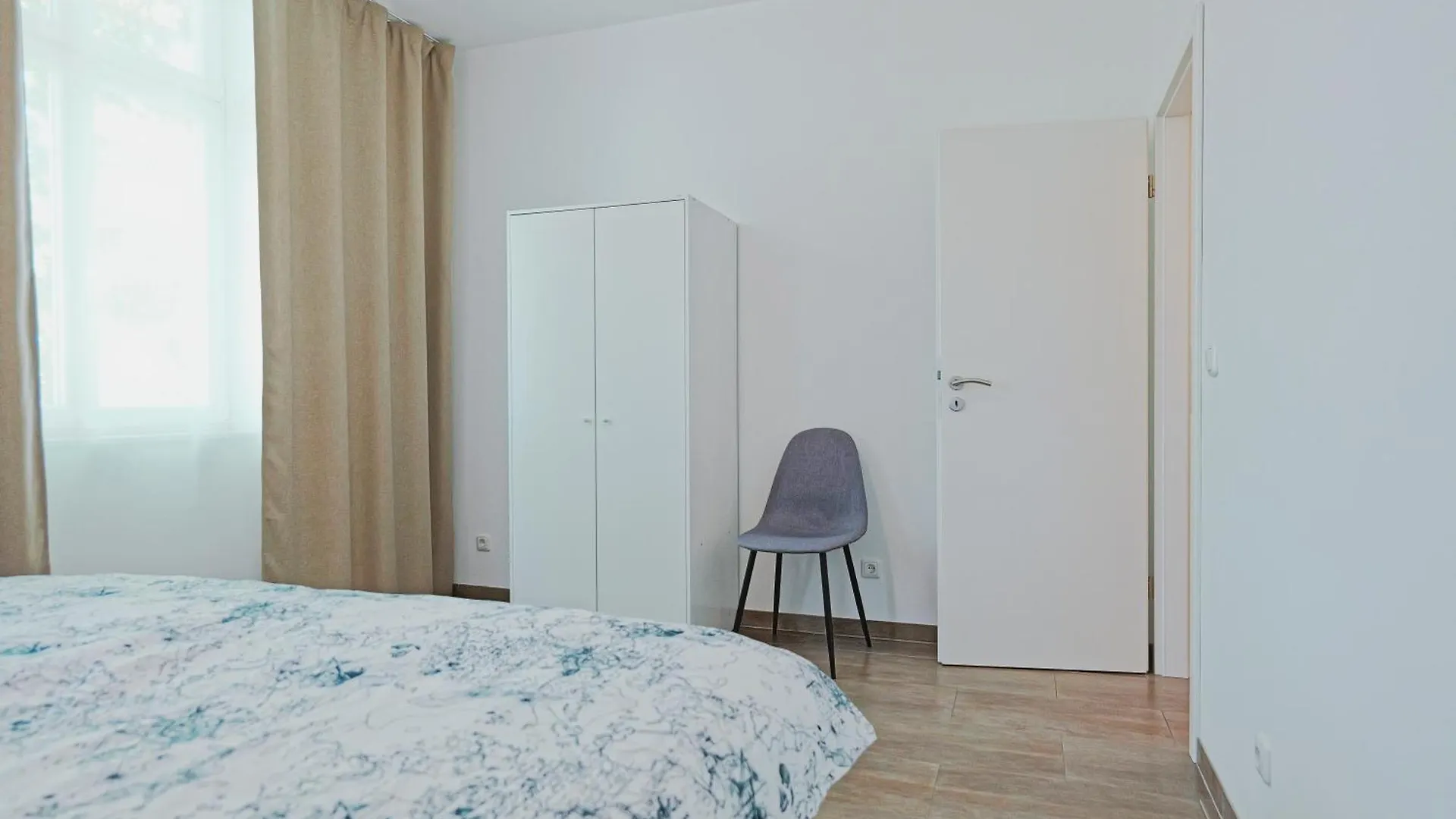 Big Family Apartment In Bamberg contacts